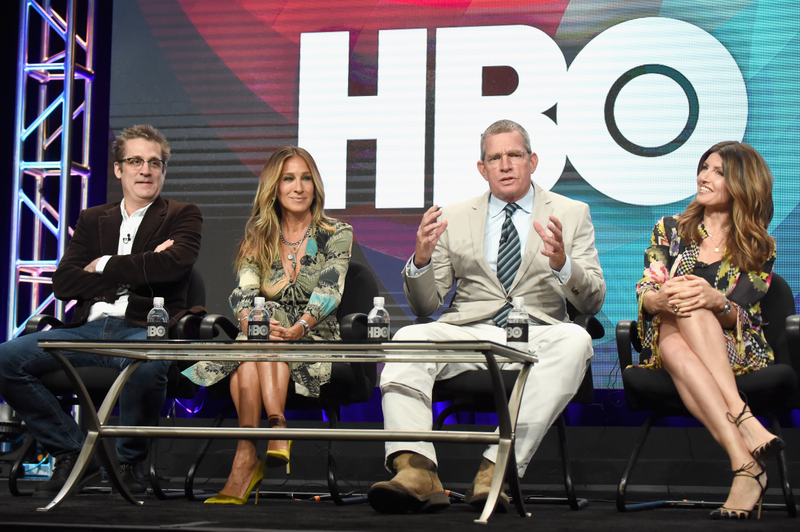Simms (left), with Sarah Jessica Parker, Thomas Haden Church, and Sharon Horgan